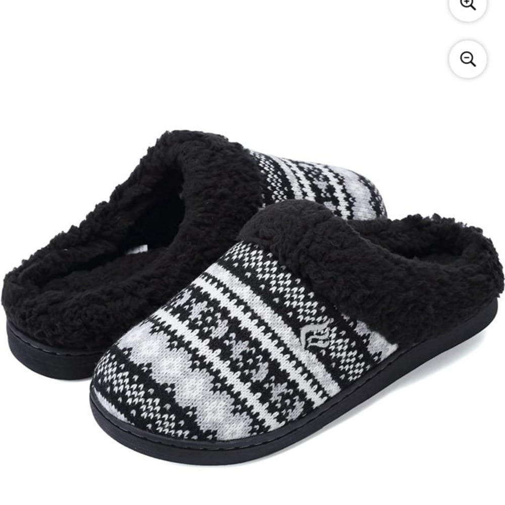 New Cuddle Duds Homgreen Women's Memory Foam House Slippers Sweater Knit Embroid